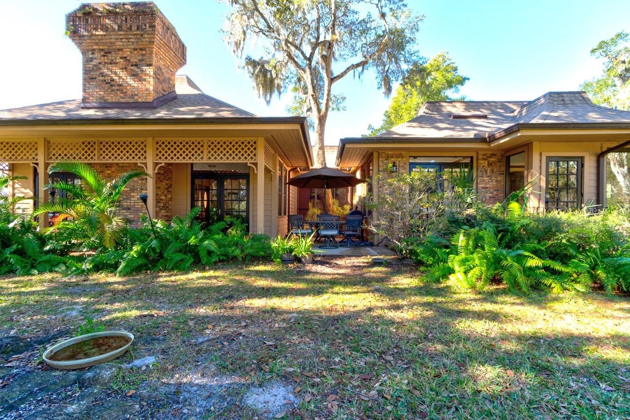 Image 4 of 38 For 1811 Spruce Creek Boulevard