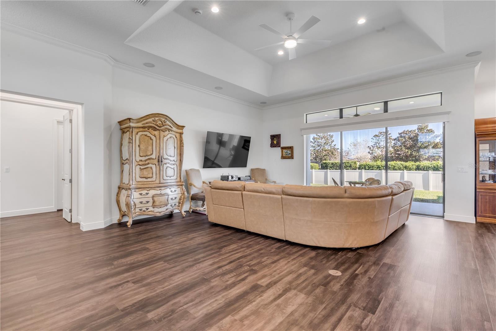 Image 11 of 89 For 3053 Isola Bella Boulevard