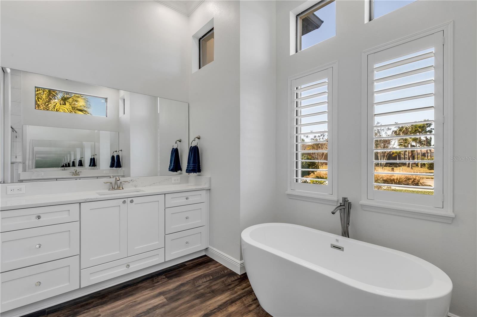 Image 42 of 89 For 3053 Isola Bella Boulevard