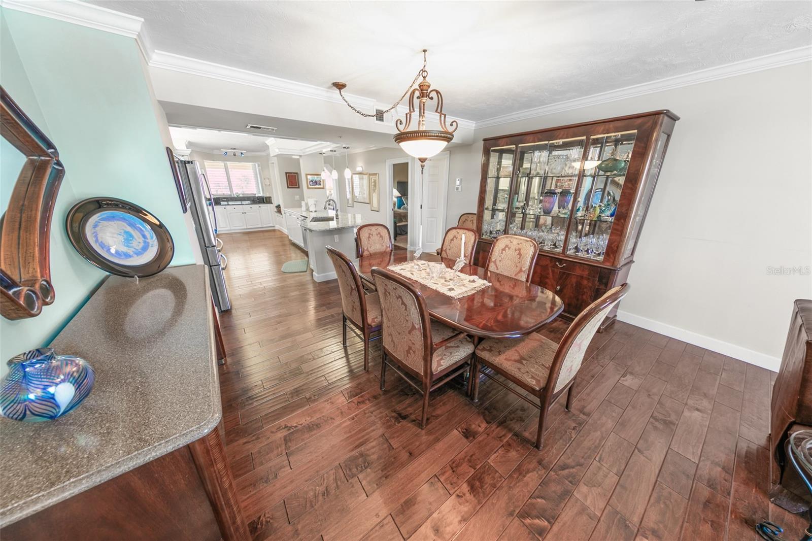 Image 10 of 52 For 4651 Atlantic Avenue 203