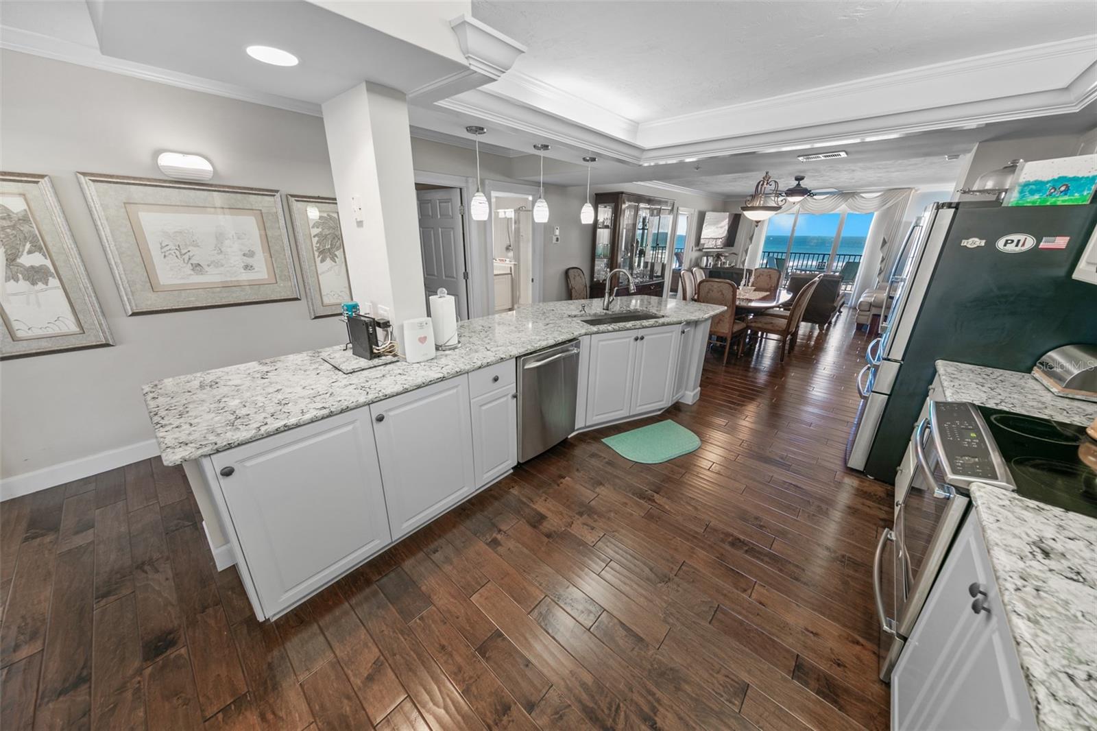 Image 17 of 52 For 4651 Atlantic Avenue 203