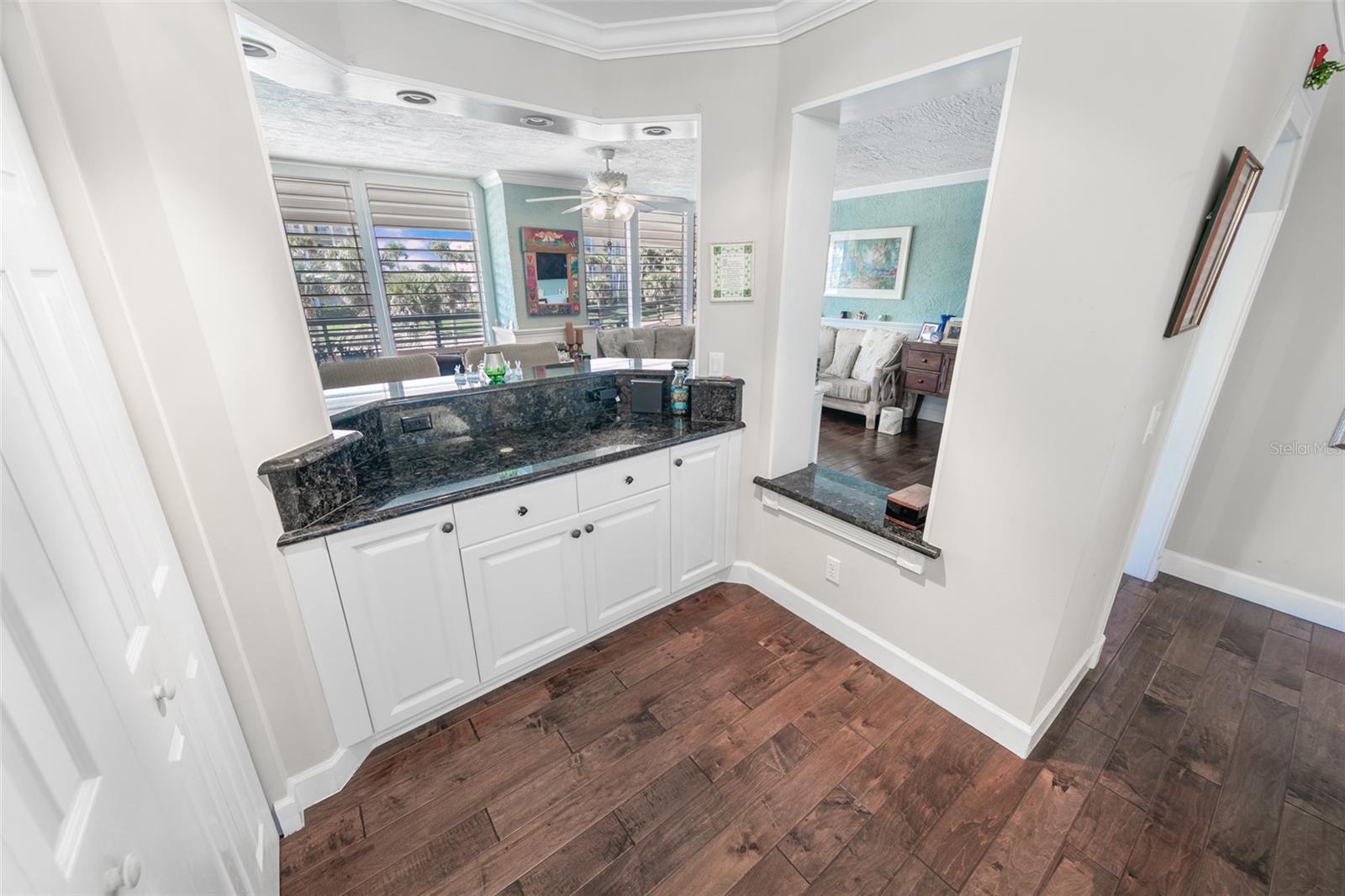 Image 18 of 52 For 4651 Atlantic Avenue 203