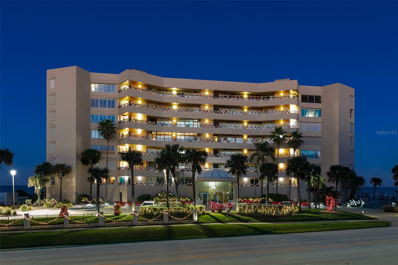 Image 2 of 52 For 4651 Atlantic Avenue 203