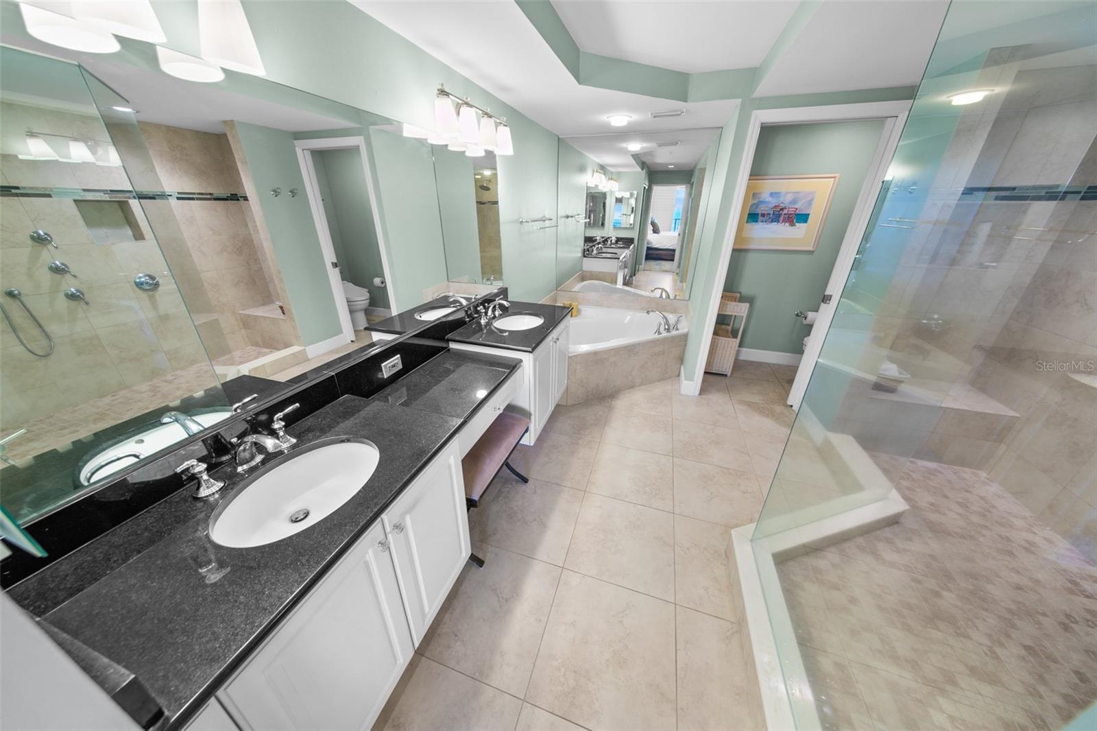 Image 25 of 52 For 4651 Atlantic Avenue 203