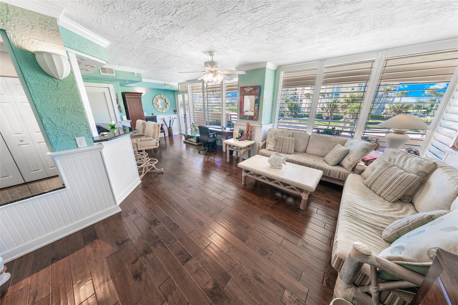 Image 36 of 52 For 4651 Atlantic Avenue 203