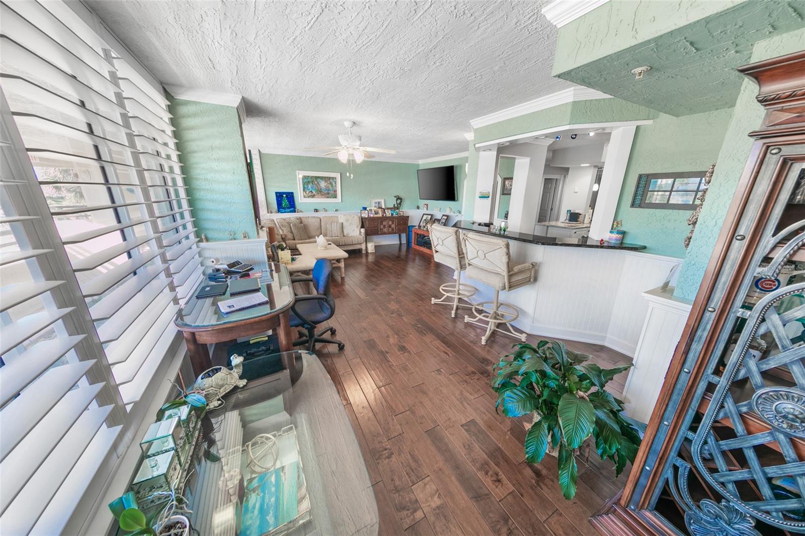 Image 37 of 52 For 4651 Atlantic Avenue 203