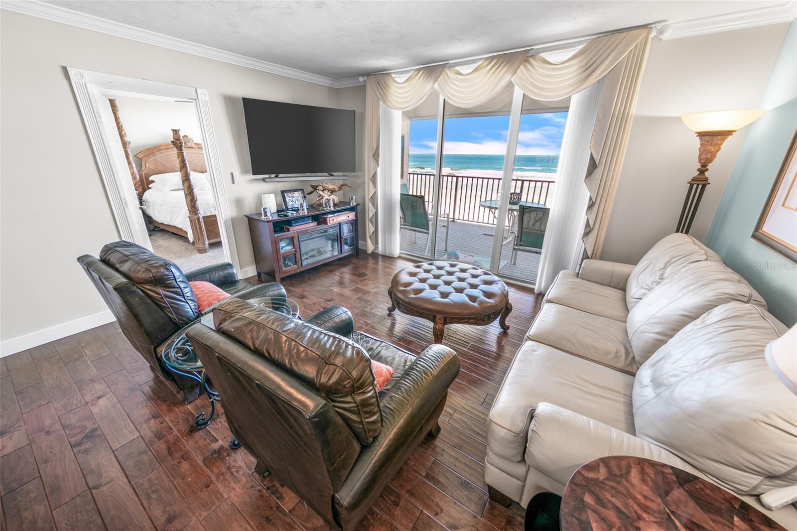 Image 7 of 52 For 4651 Atlantic Avenue 203