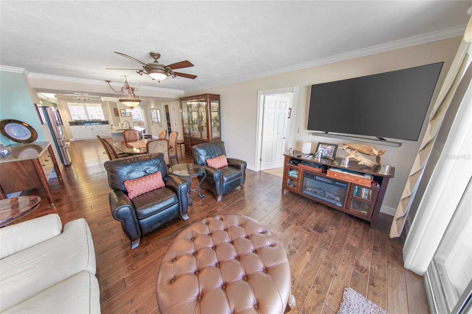 Image 9 of 52 For 4651 Atlantic Avenue 203