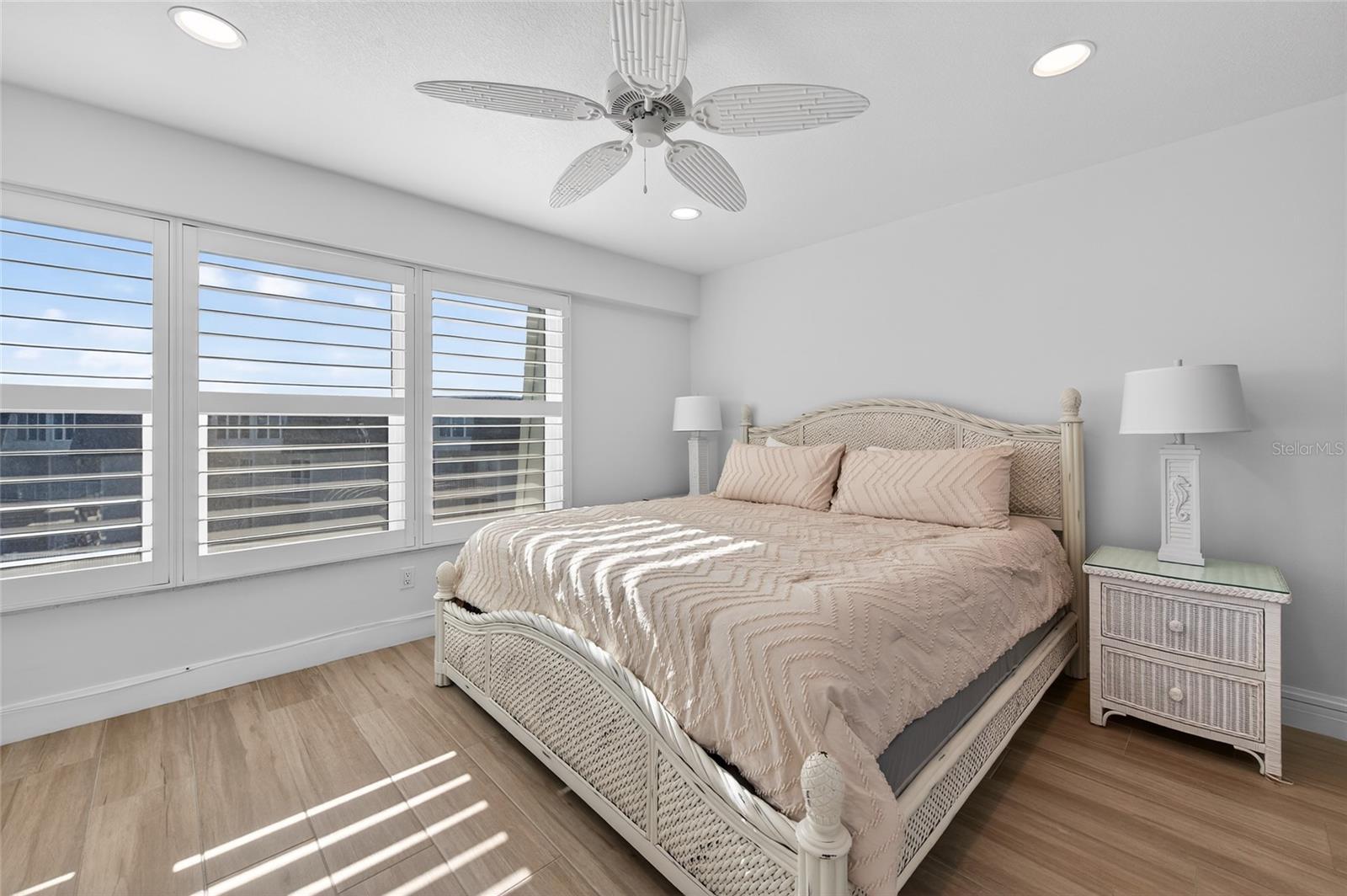 Image 19 of 38 For 4831 Saxon Drive 233