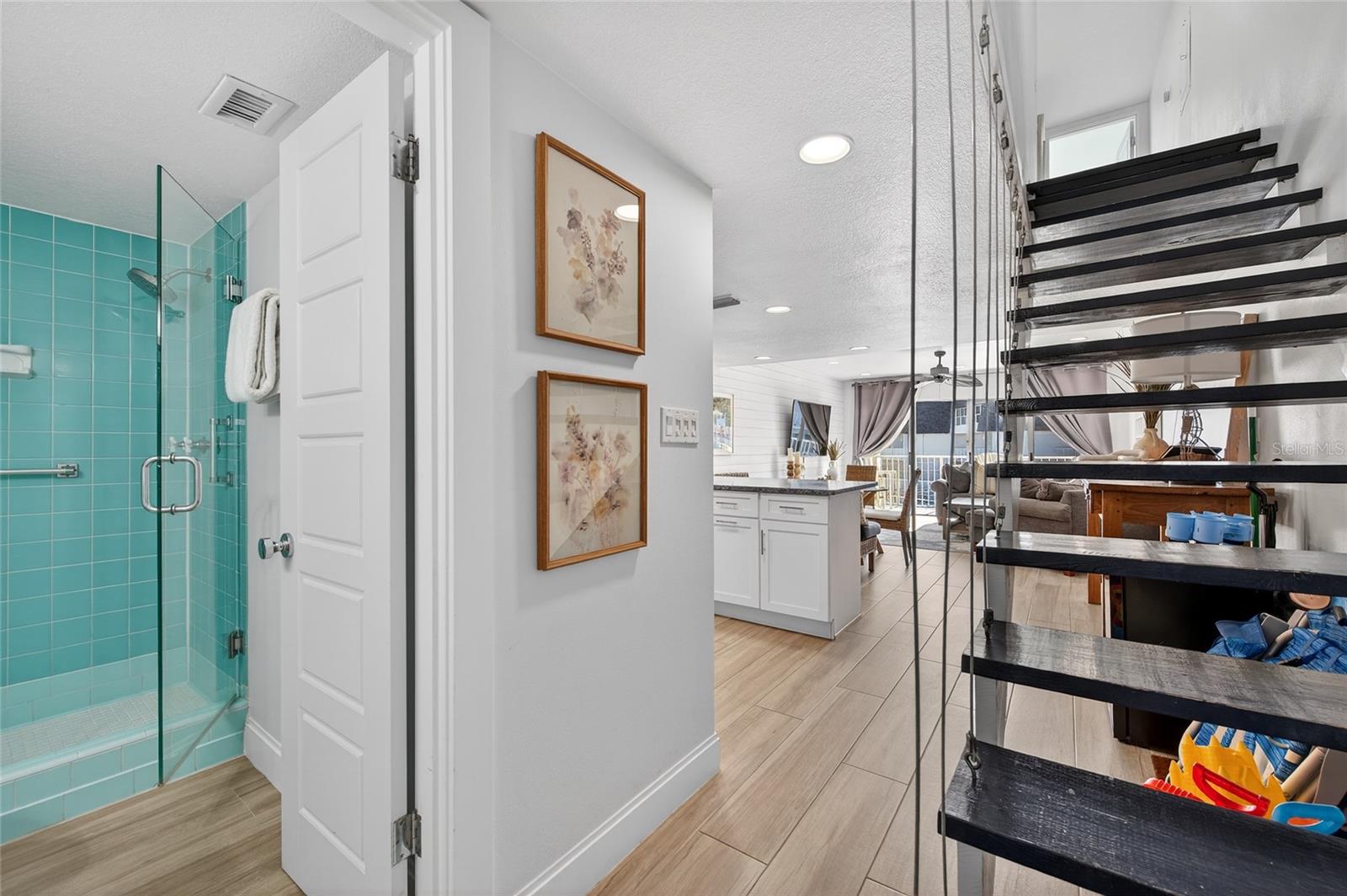 Image 6 of 38 For 4831 Saxon Drive 233