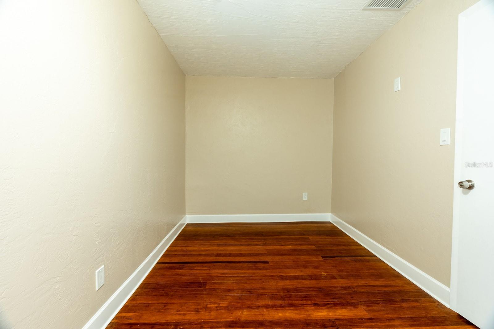 Image 14 of 32 For 138 Park Boulevard