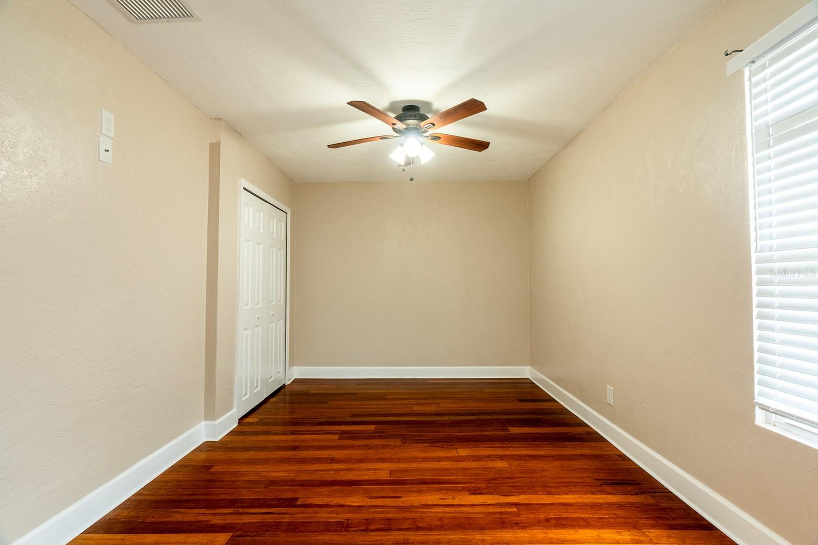 Image 20 of 32 For 138 Park Boulevard