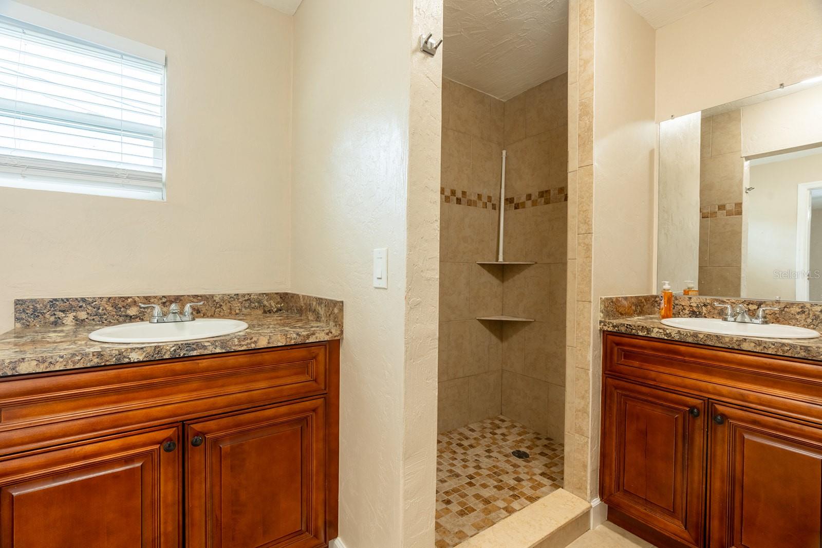 Image 21 of 32 For 138 Park Boulevard