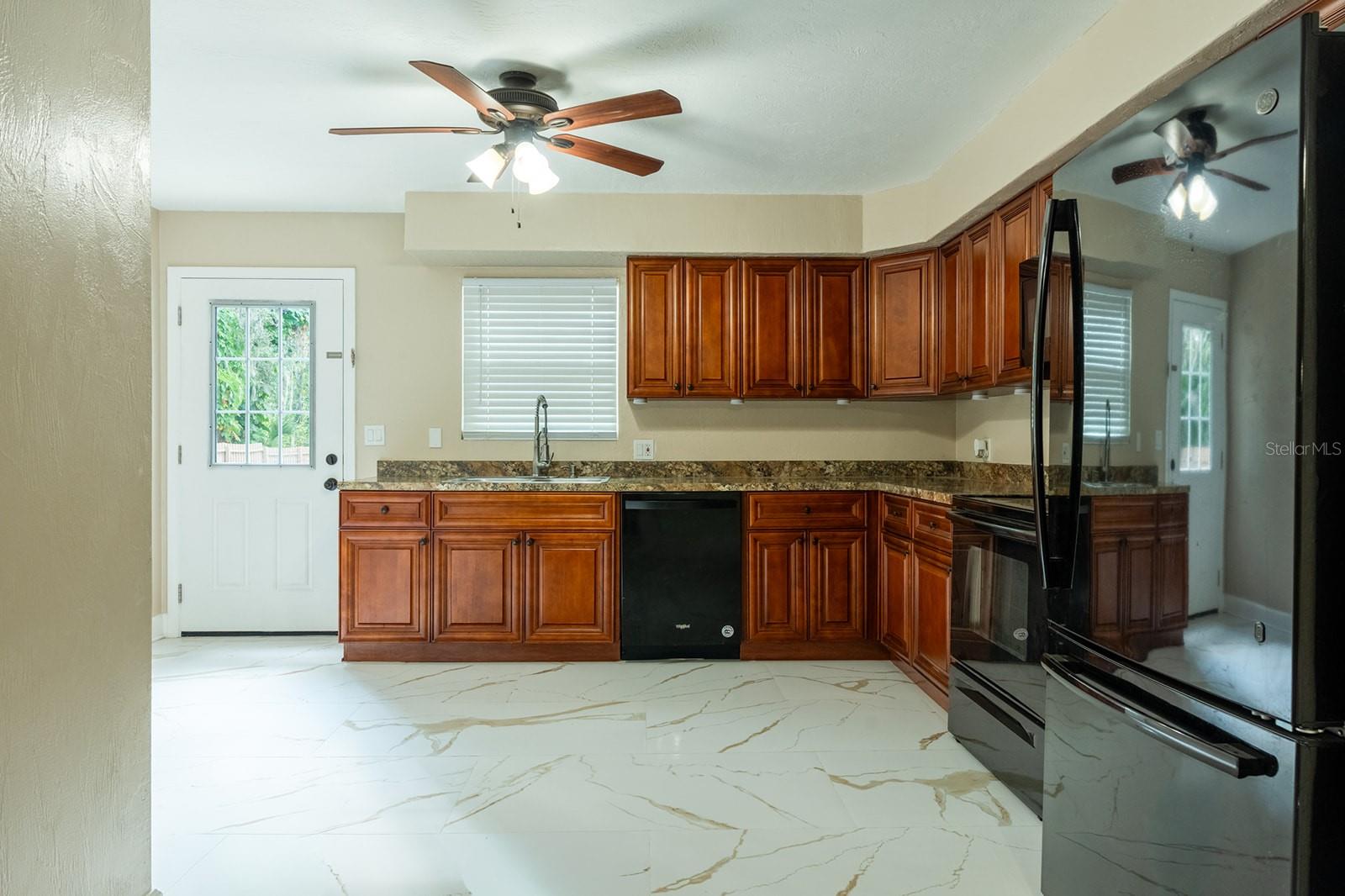 Image 9 of 32 For 138 Park Boulevard