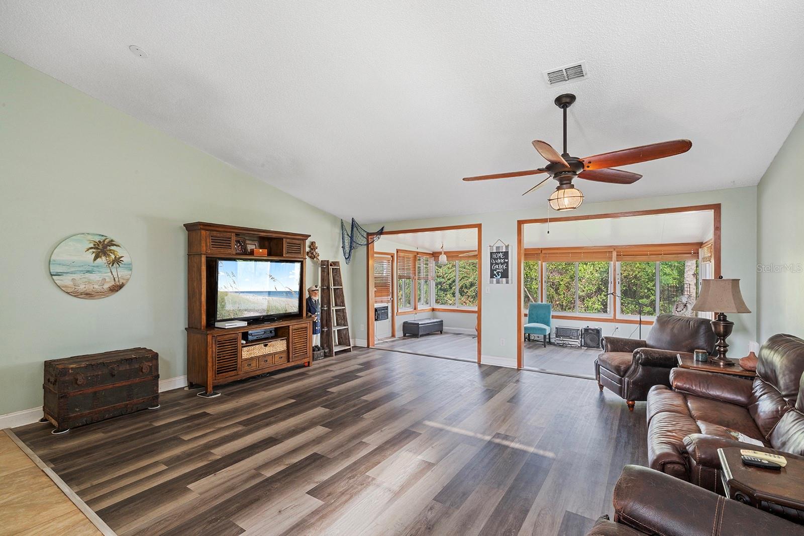 Image 6 of 22 For 1313 Wayne Avenue