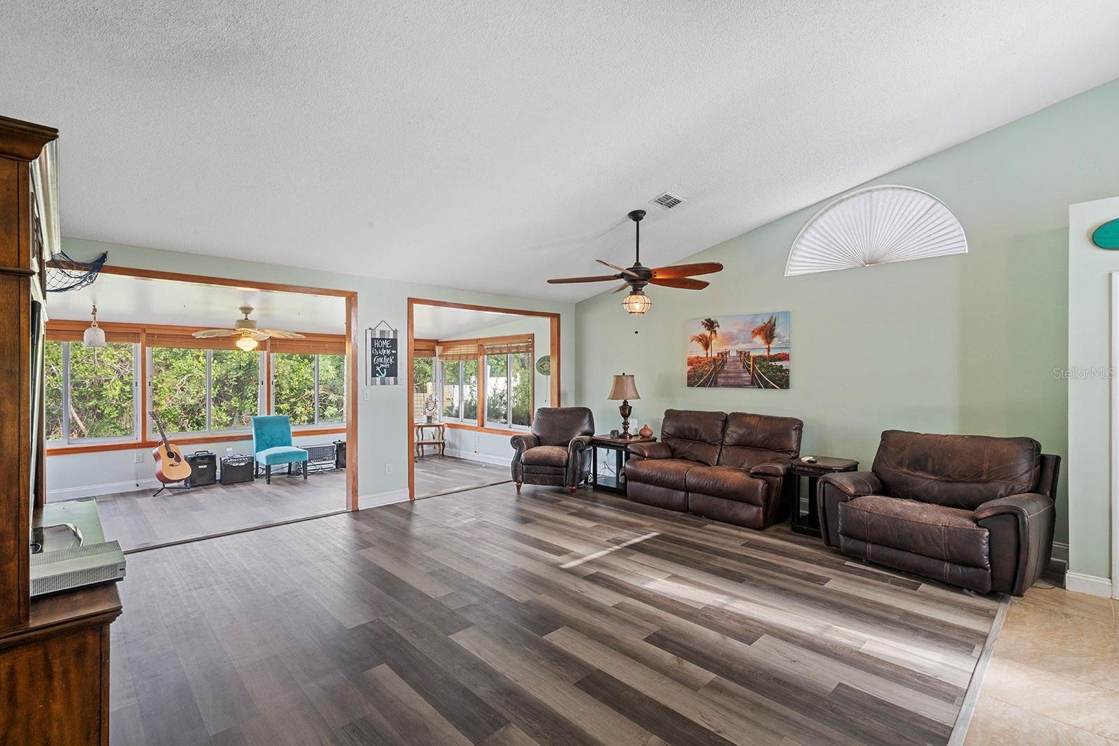 Image 7 of 22 For 1313 Wayne Avenue