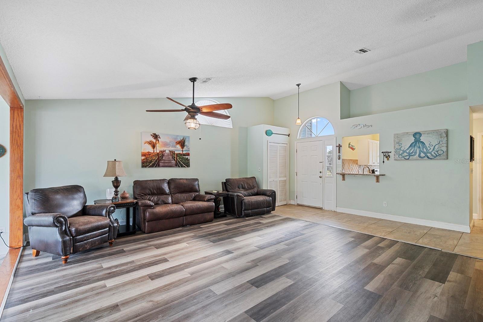 Image 8 of 22 For 1313 Wayne Avenue