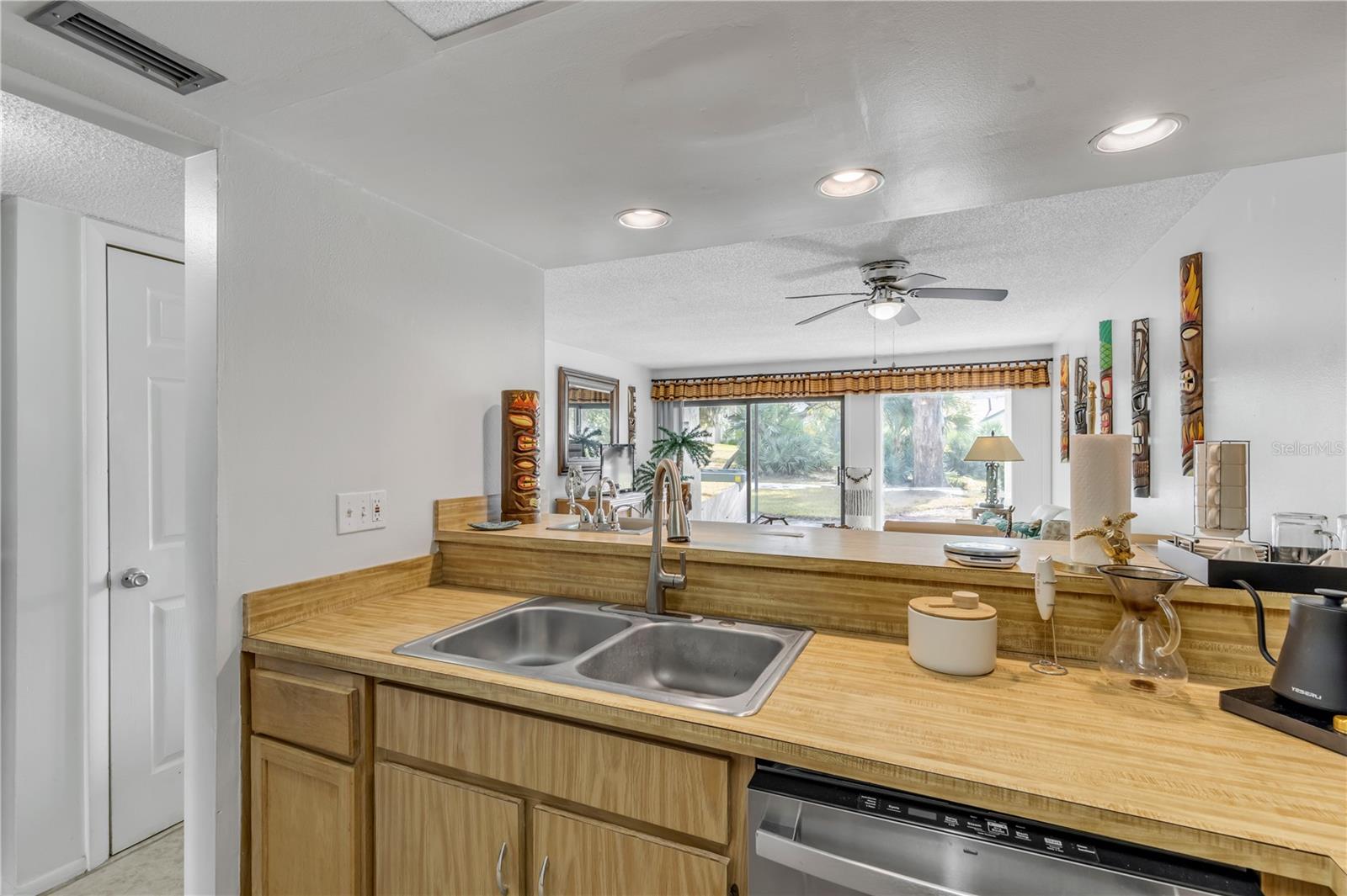 Image 16 of 48 For 201 Club House Boulevard 201