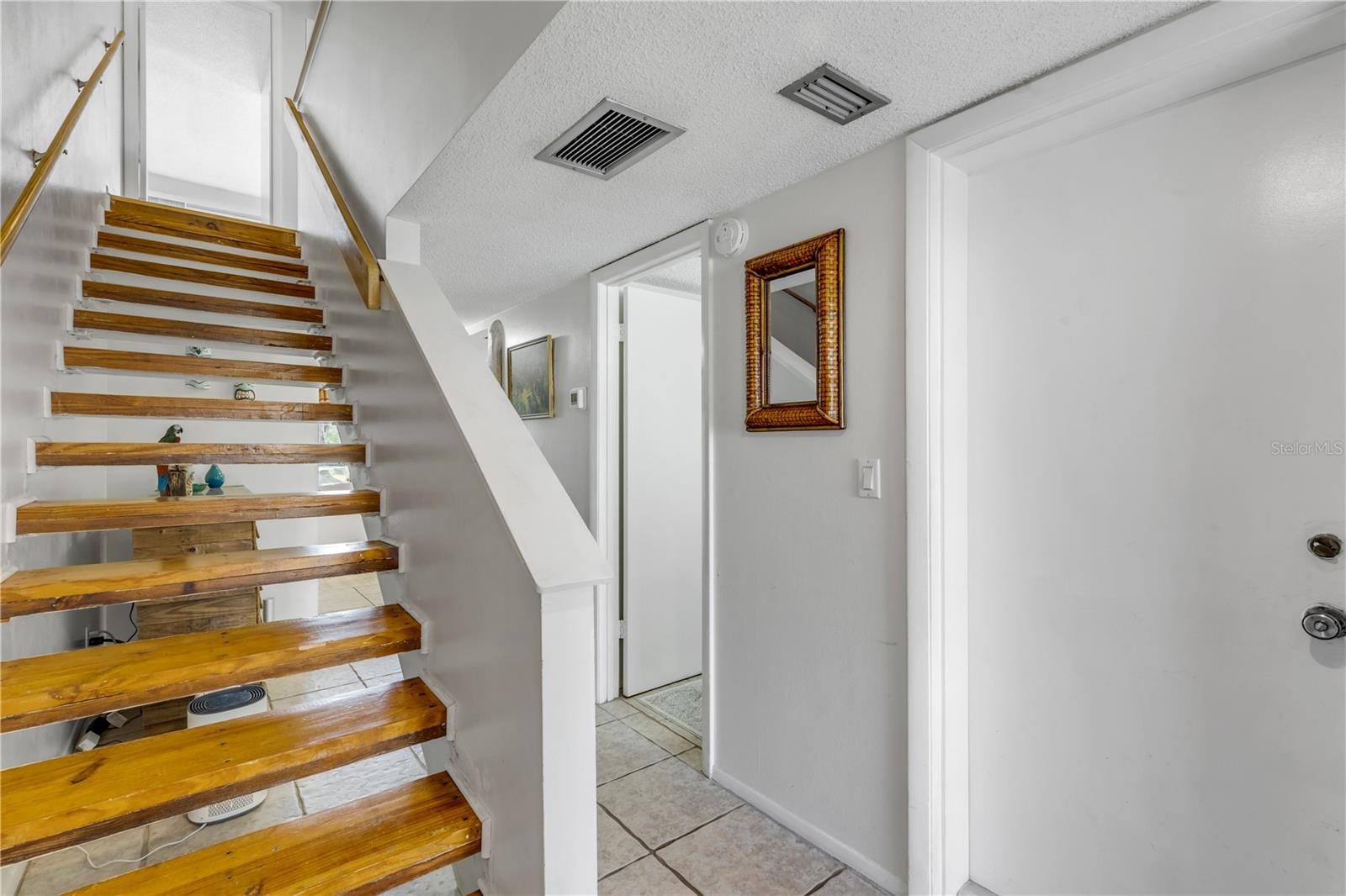 Image 20 of 48 For 201 Club House Boulevard 201