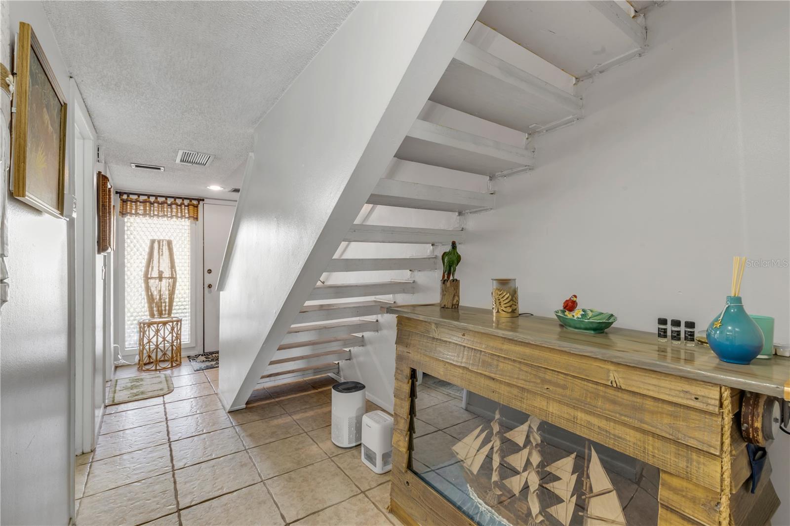 Image 5 of 48 For 201 Club House Boulevard 201