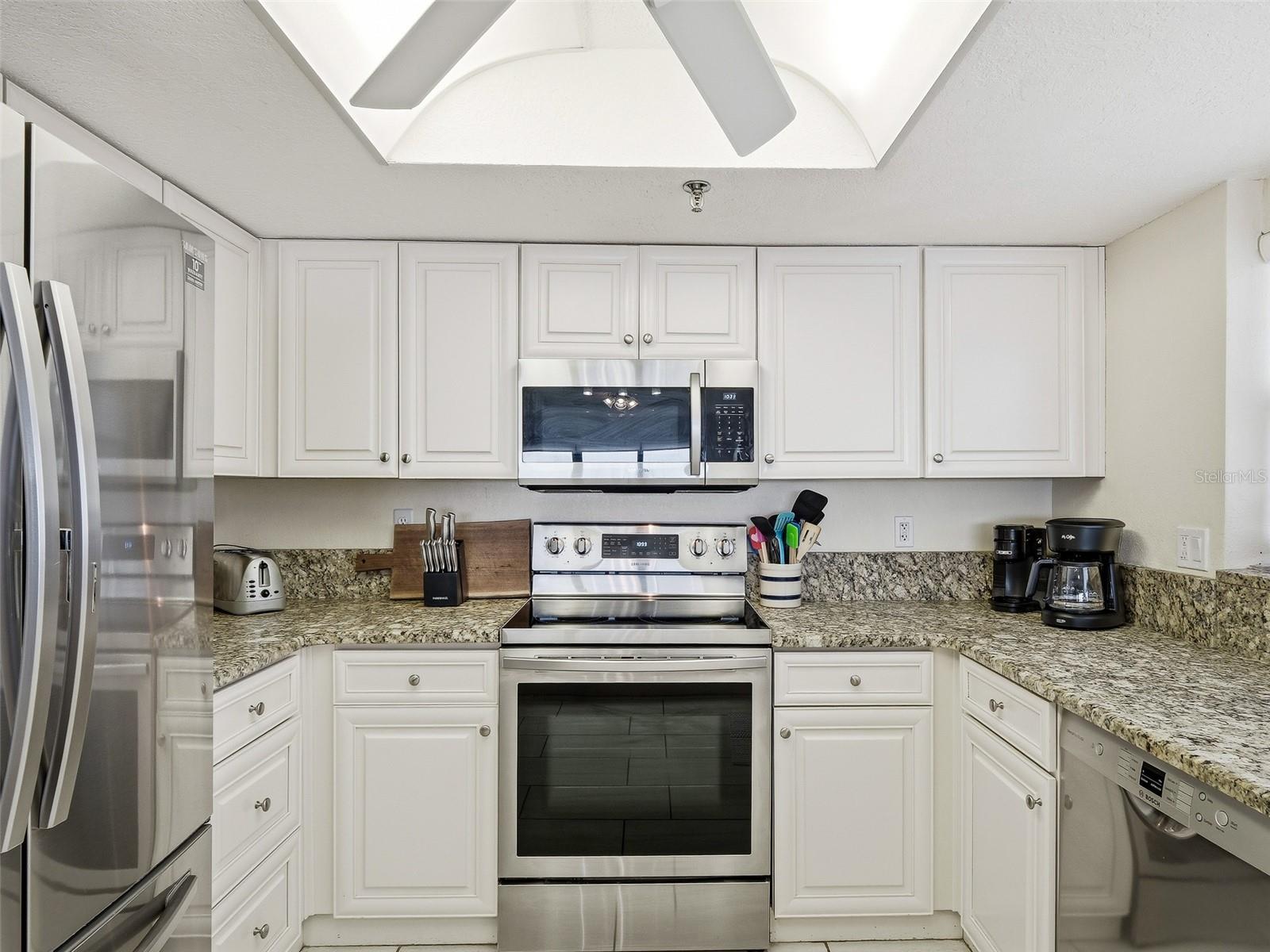 Image 13 of 43 For 5499 Atlantic Avenue 205