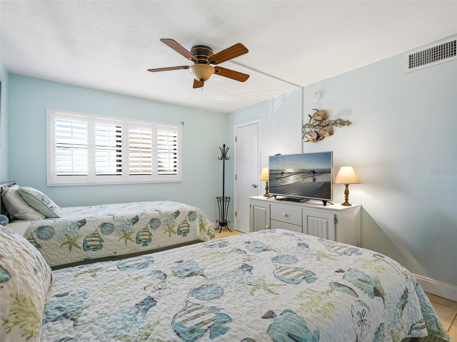 Image 25 of 43 For 5499 Atlantic Avenue 205