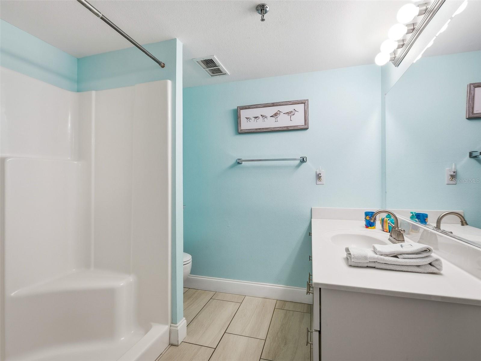 Image 27 of 43 For 5499 Atlantic Avenue 205