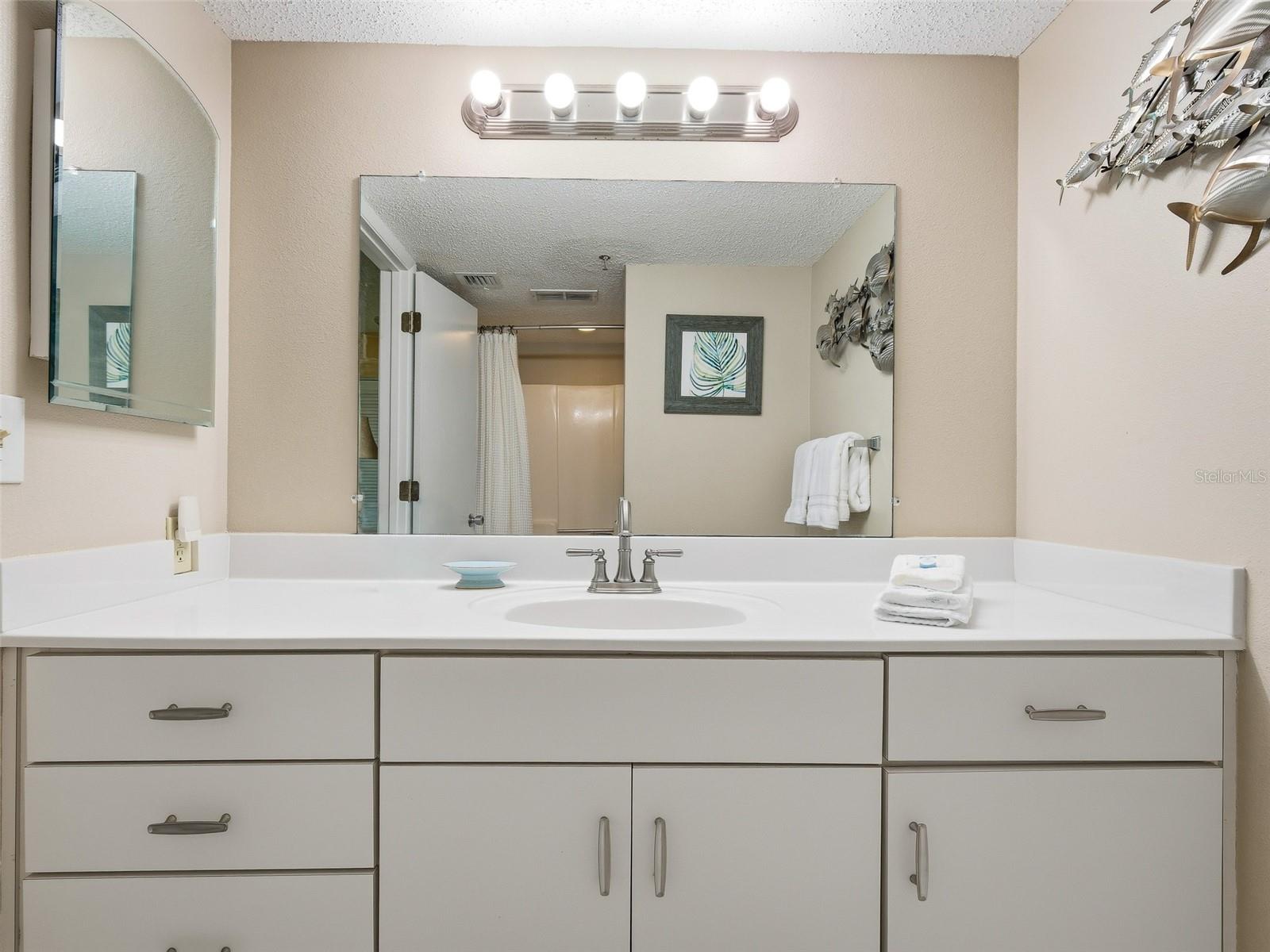 Image 29 of 43 For 5499 Atlantic Avenue 205