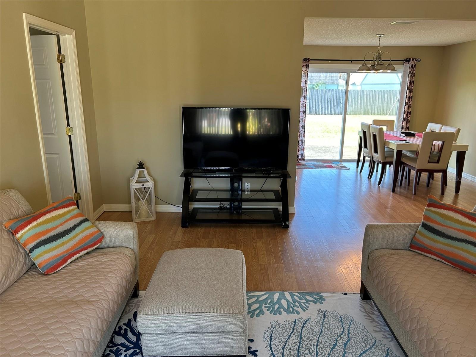 Image 18 of 34 For 3424 Unity Tree Drive