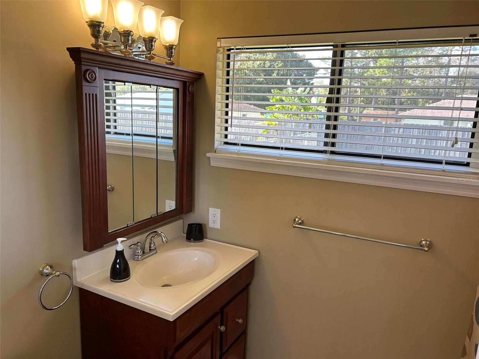 Image 24 of 34 For 3424 Unity Tree Drive