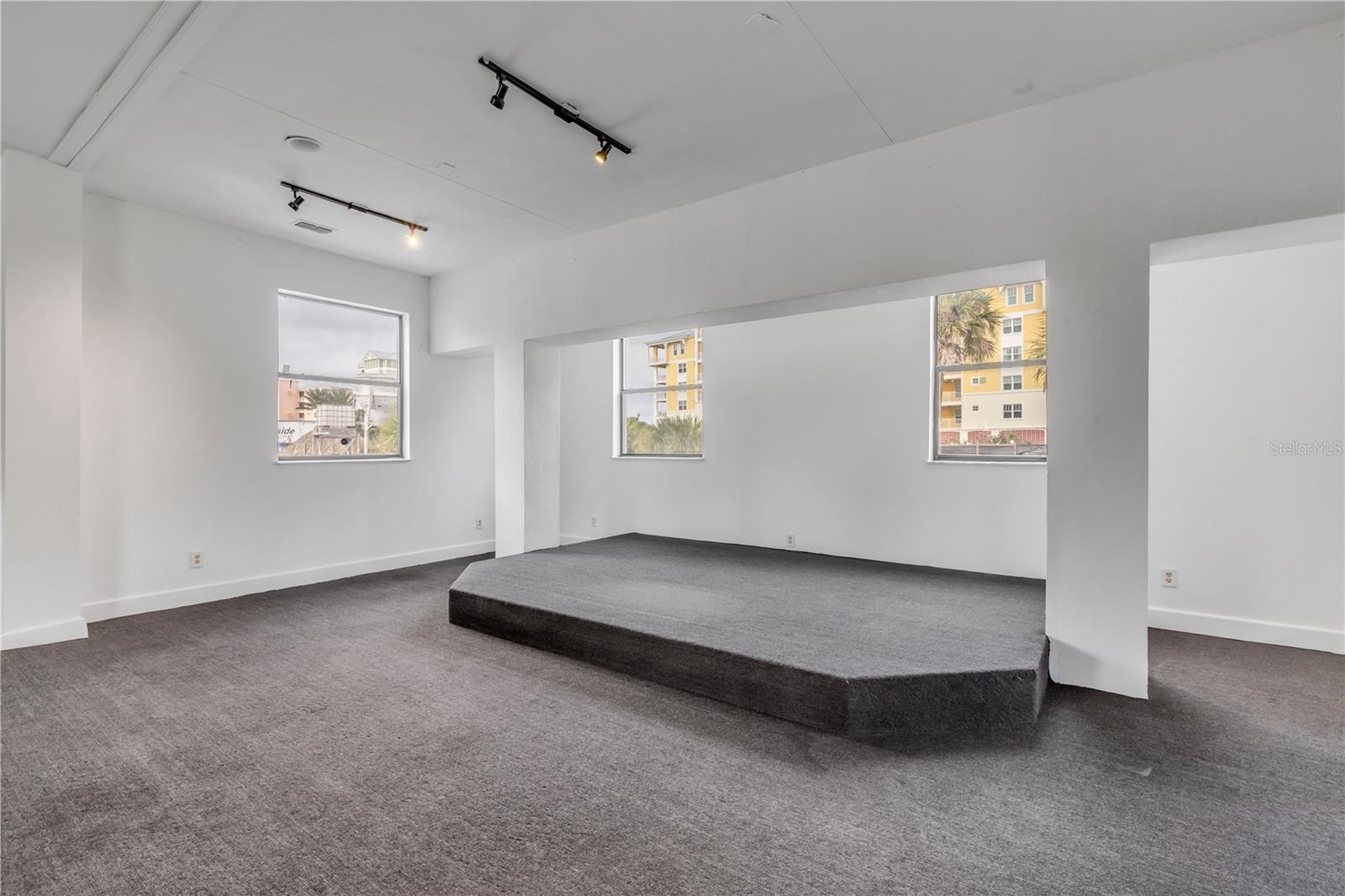 Image 22 of 62 For 109 Causeway