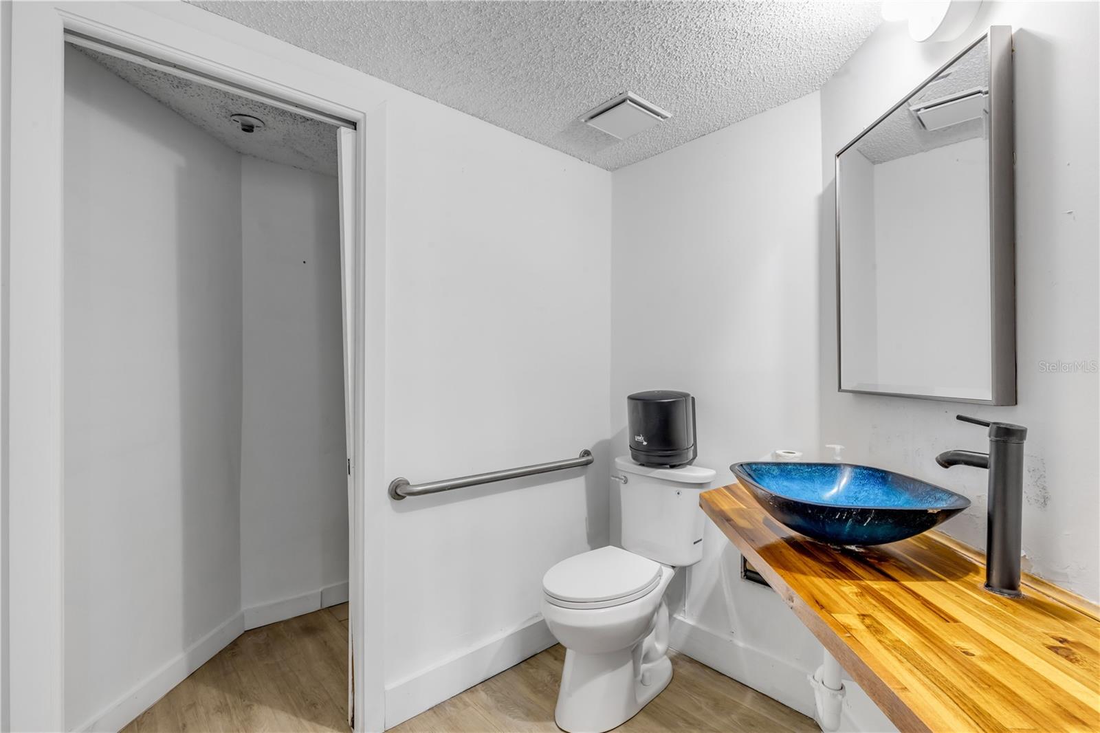 Image 36 of 62 For 109 Causeway