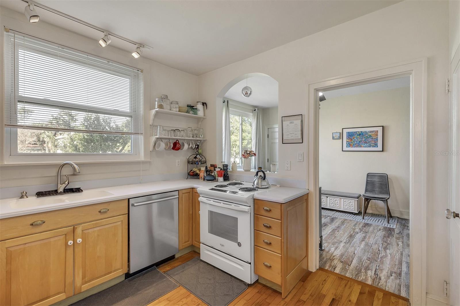 Image 30 of 91 For 113 Halifax Drive