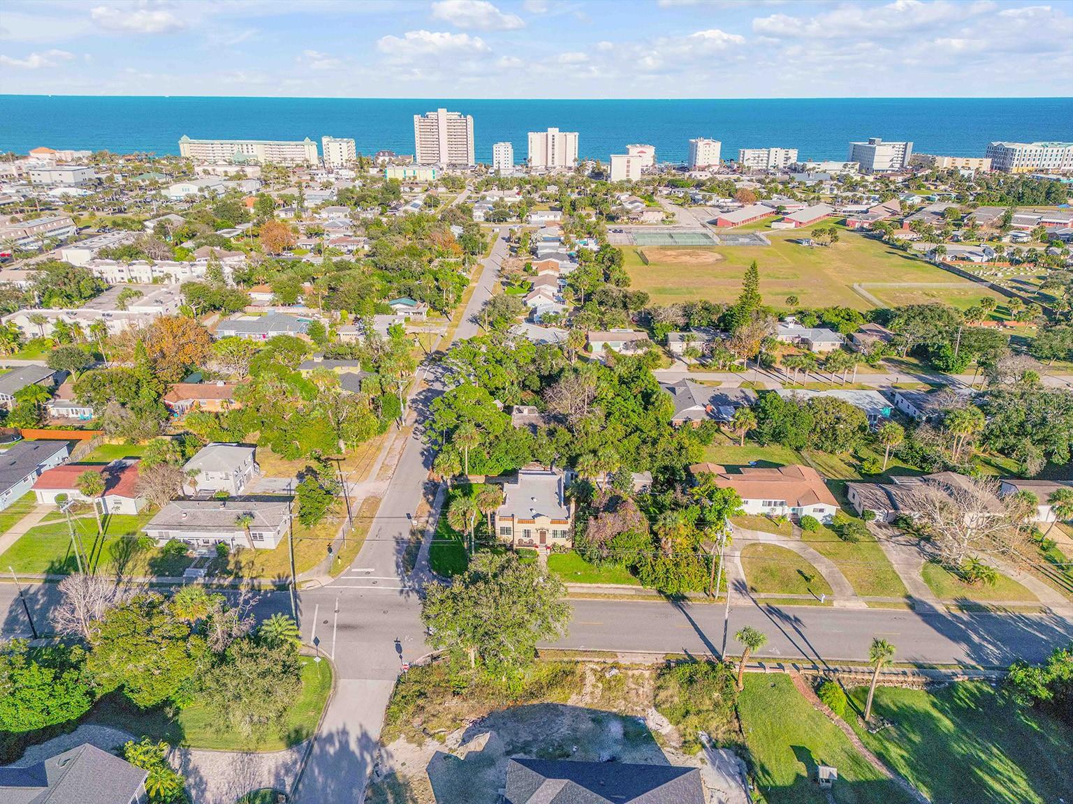 Image 4 of 91 For 113 Halifax Drive