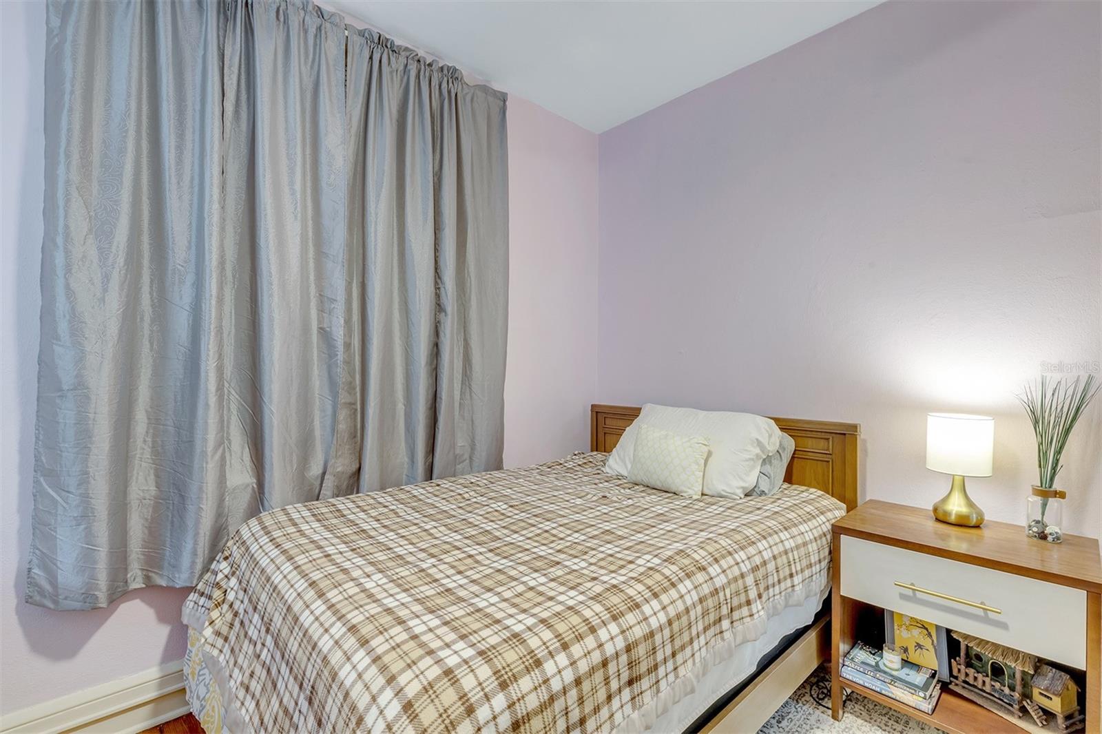 Image 48 of 91 For 113 Halifax Drive