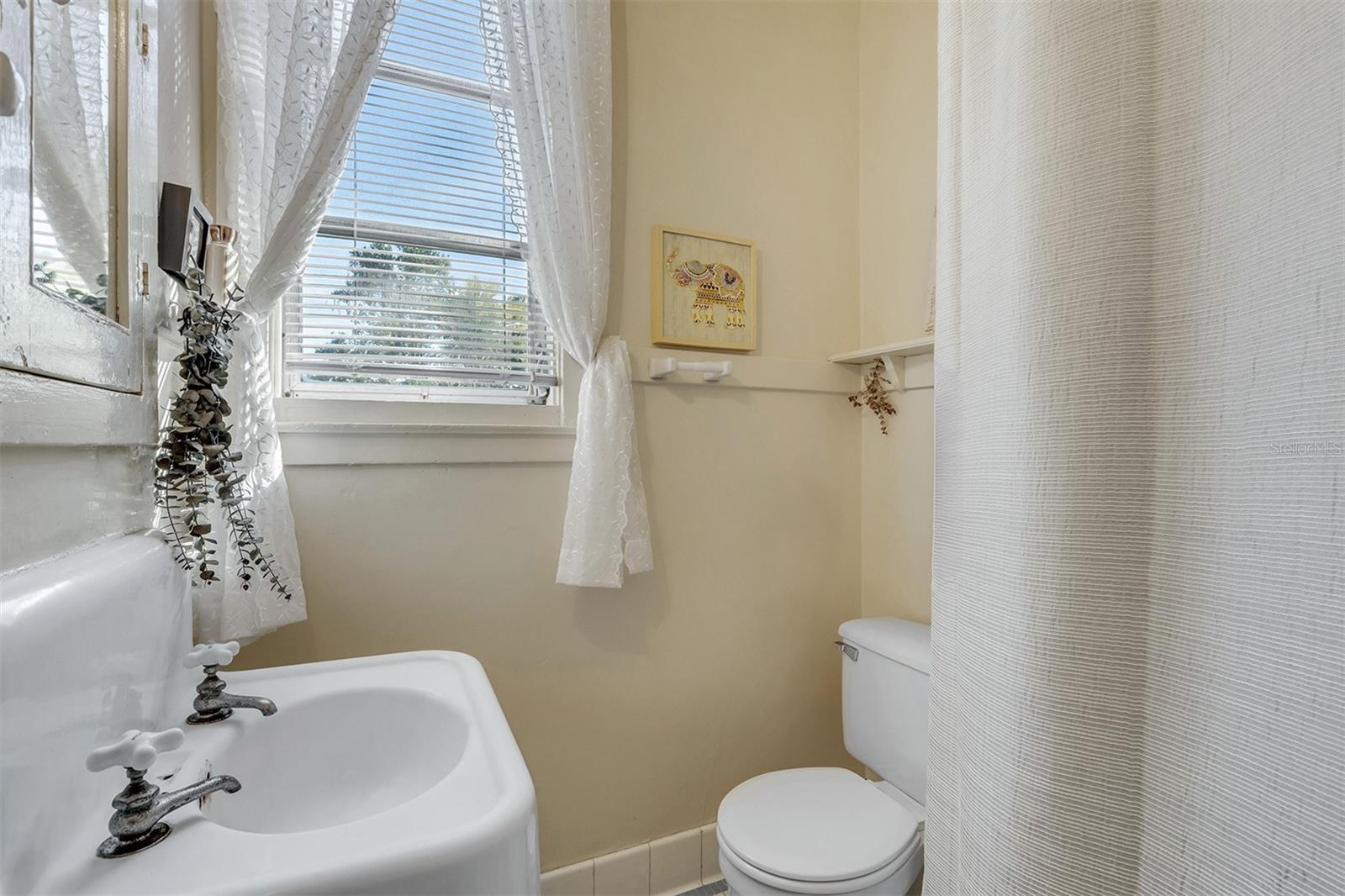 Image 50 of 91 For 113 Halifax Drive