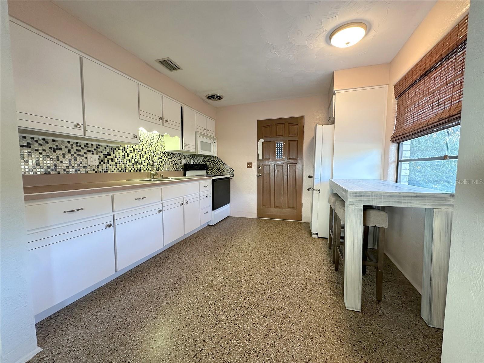 Image 18 of 32 For 112 Turgot Avenue