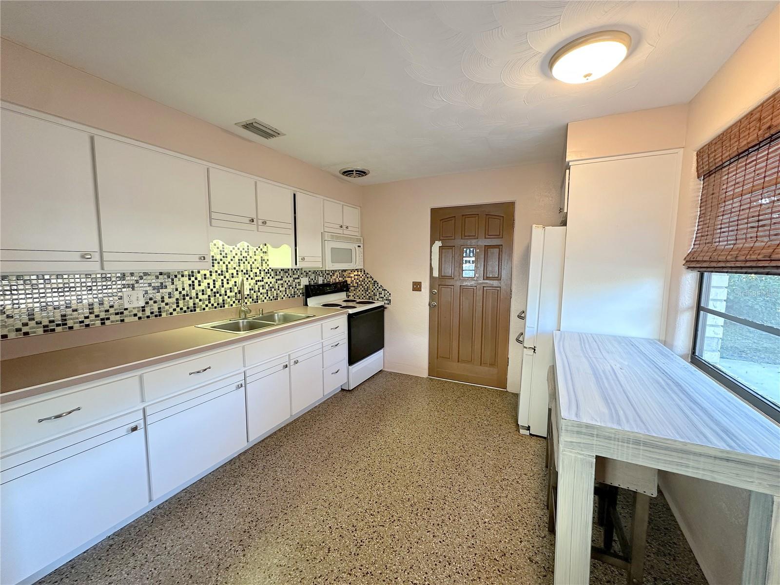 Image 19 of 32 For 112 Turgot Avenue