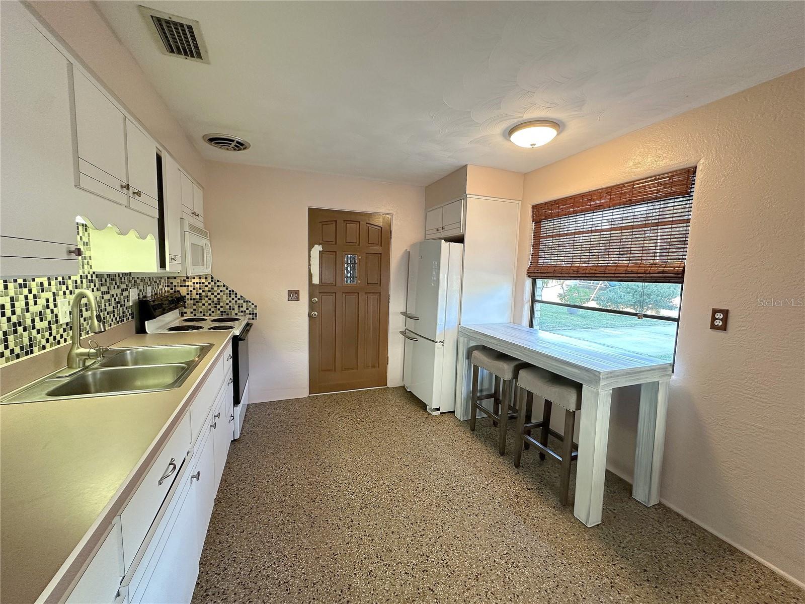 Image 20 of 32 For 112 Turgot Avenue