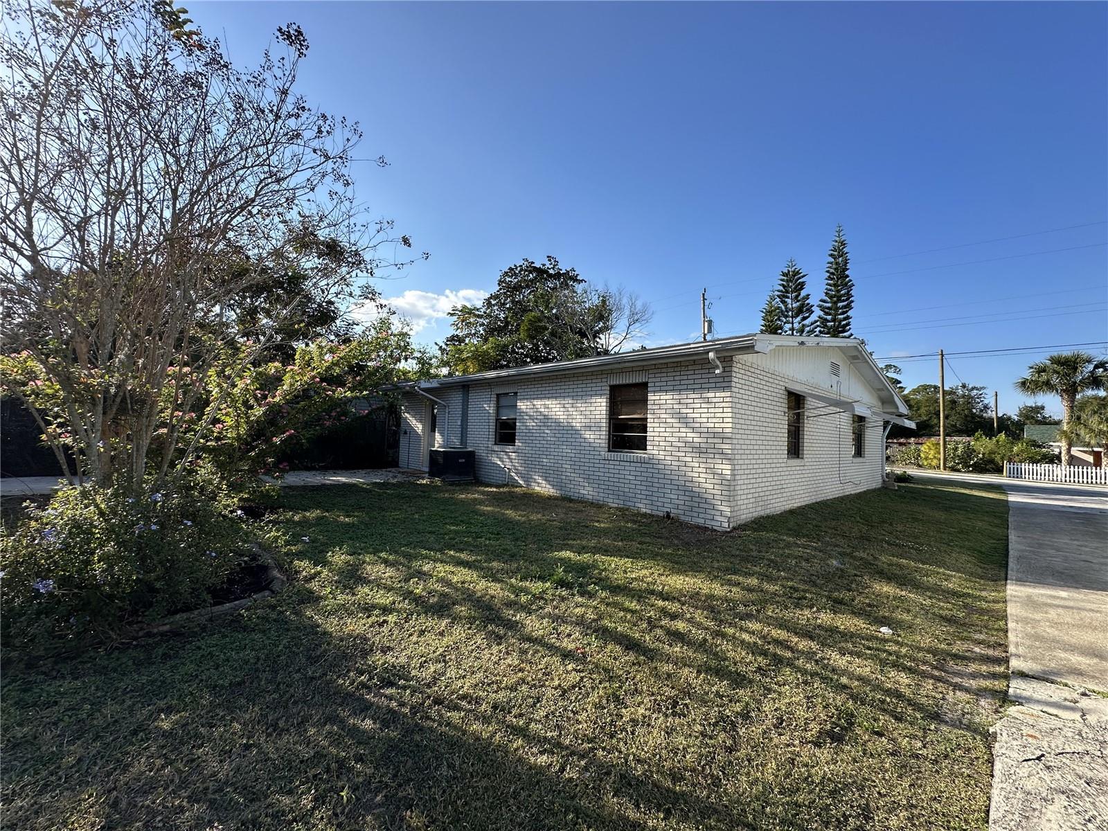 Image 6 of 32 For 112 Turgot Avenue