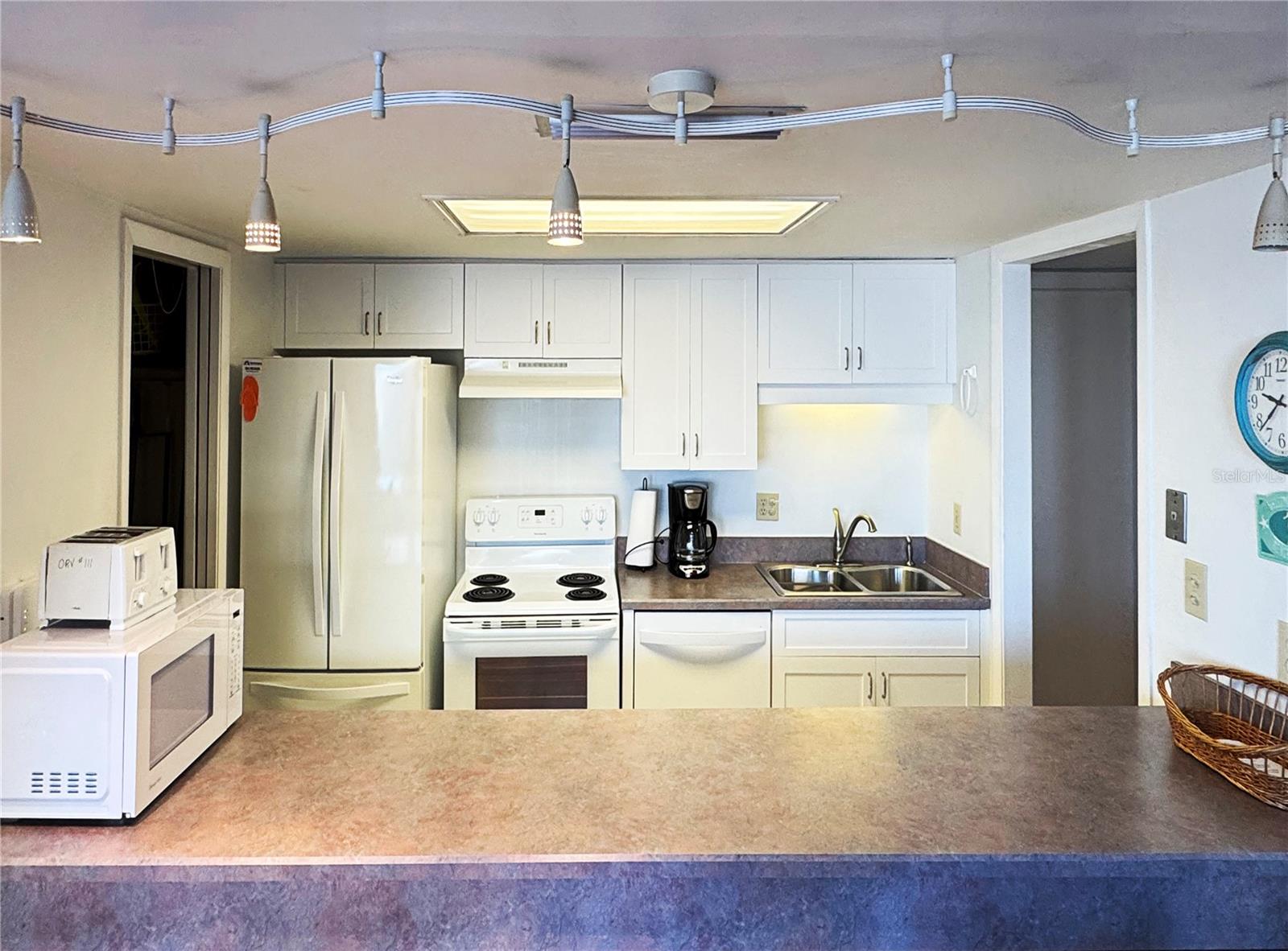 Image 15 of 37 For 1571 Atlantic Avenue 1110