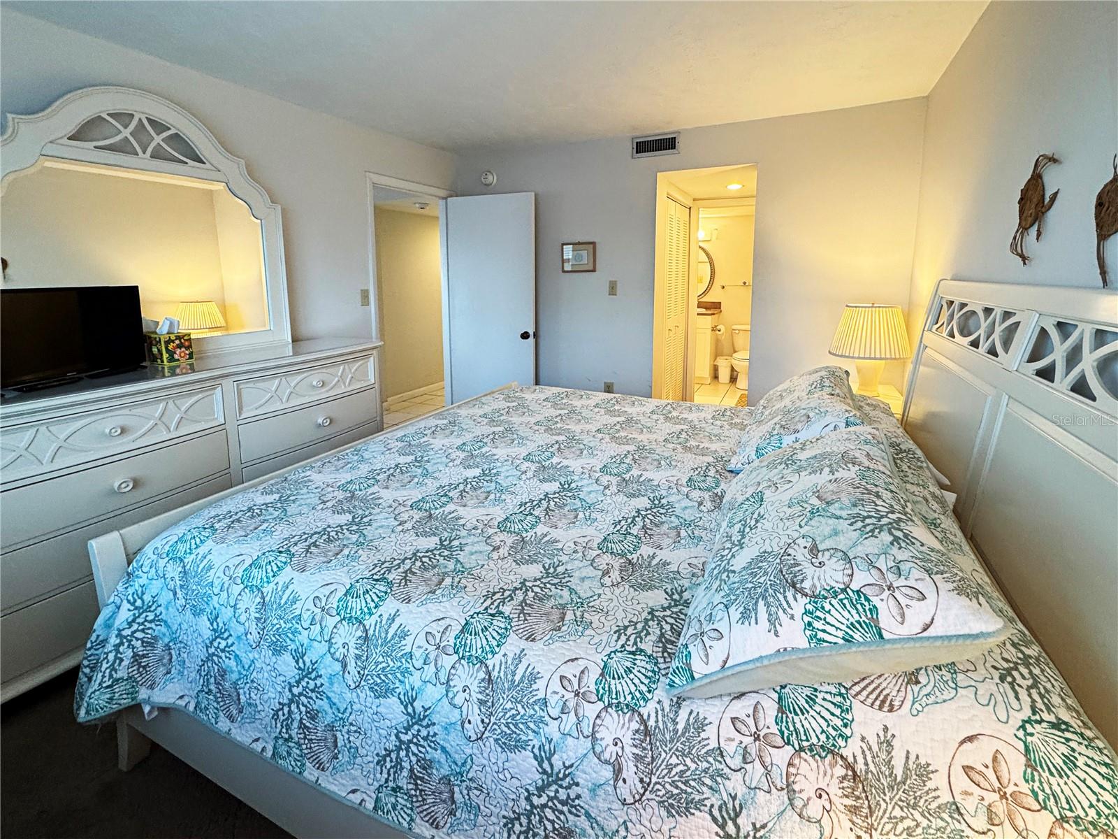 Image 6 of 37 For 1571 Atlantic Avenue 1110