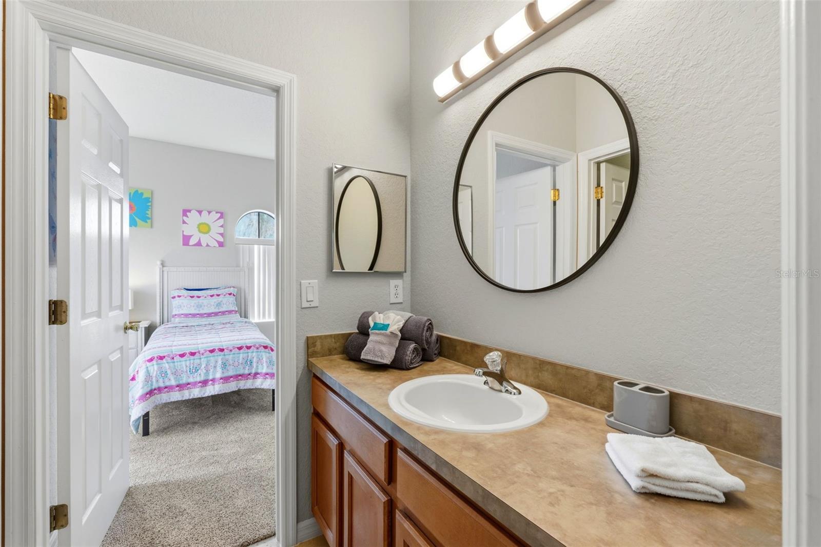 Image 31 of 51 For 16602 Lazy Breeze Loop