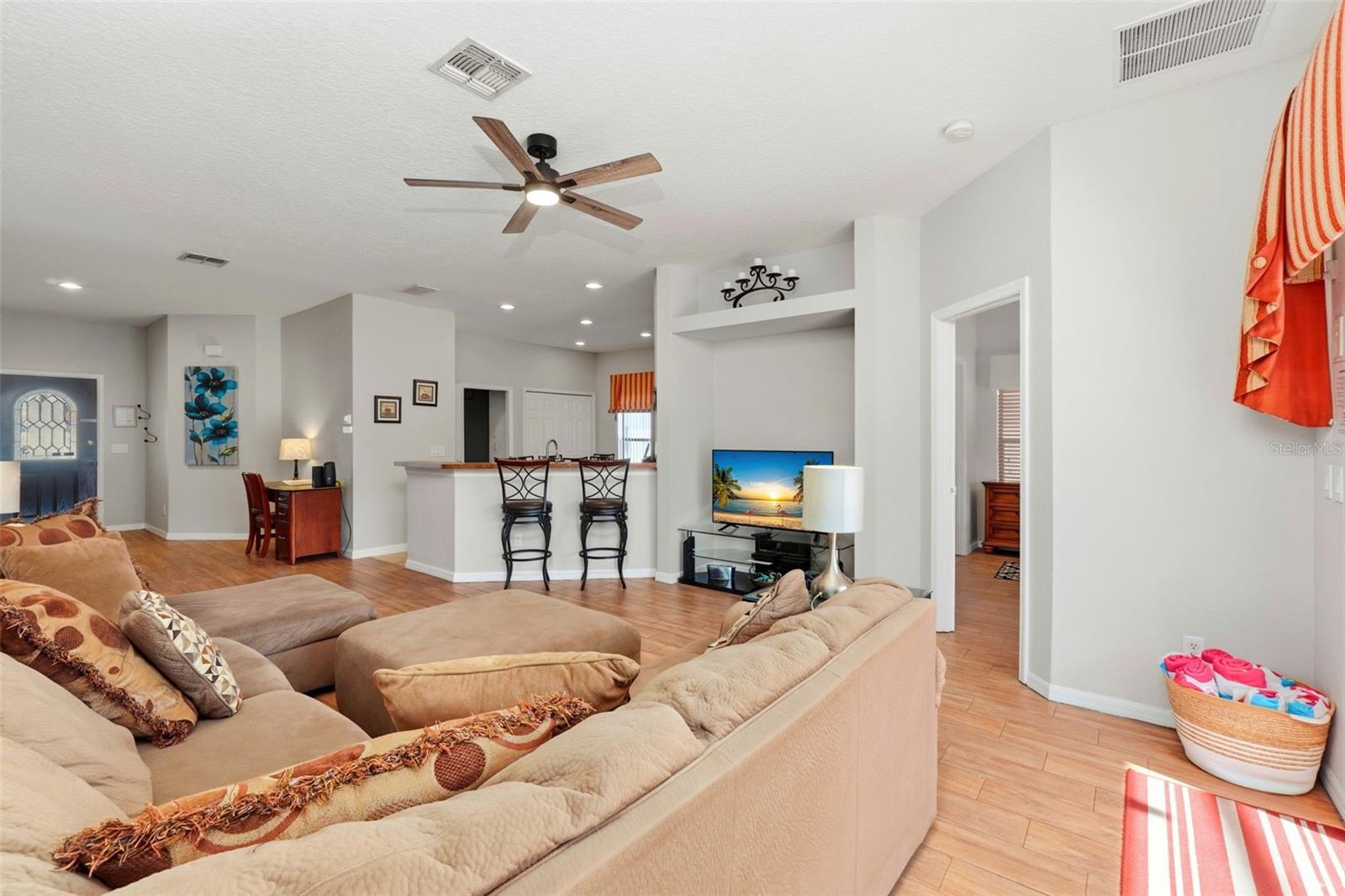 Image 12 of 49 For 16702 Caribbean Breeze Way