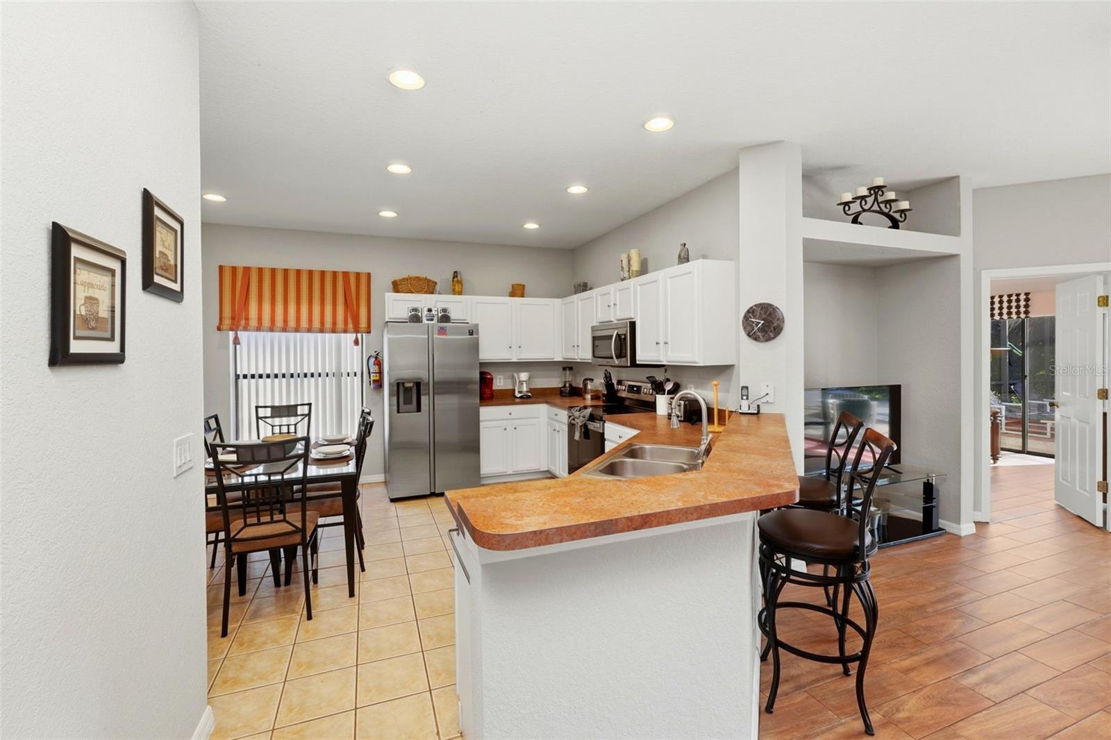 Image 14 of 49 For 16702 Caribbean Breeze Way