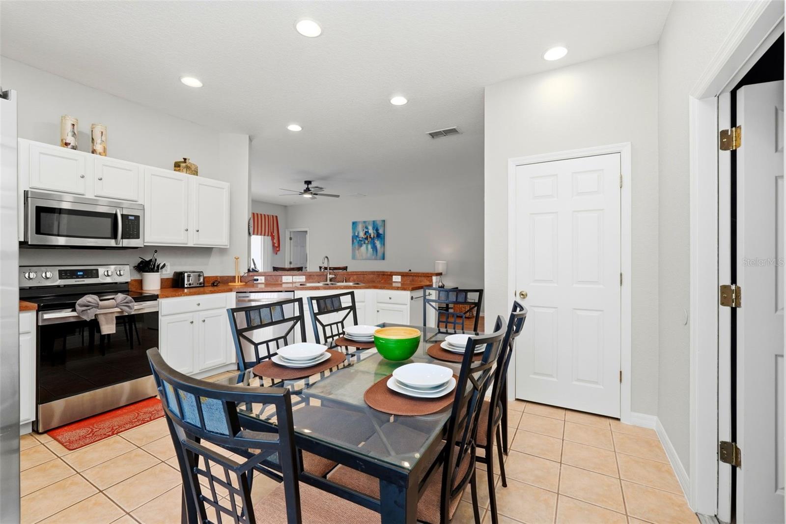 Image 19 of 49 For 16702 Caribbean Breeze Way