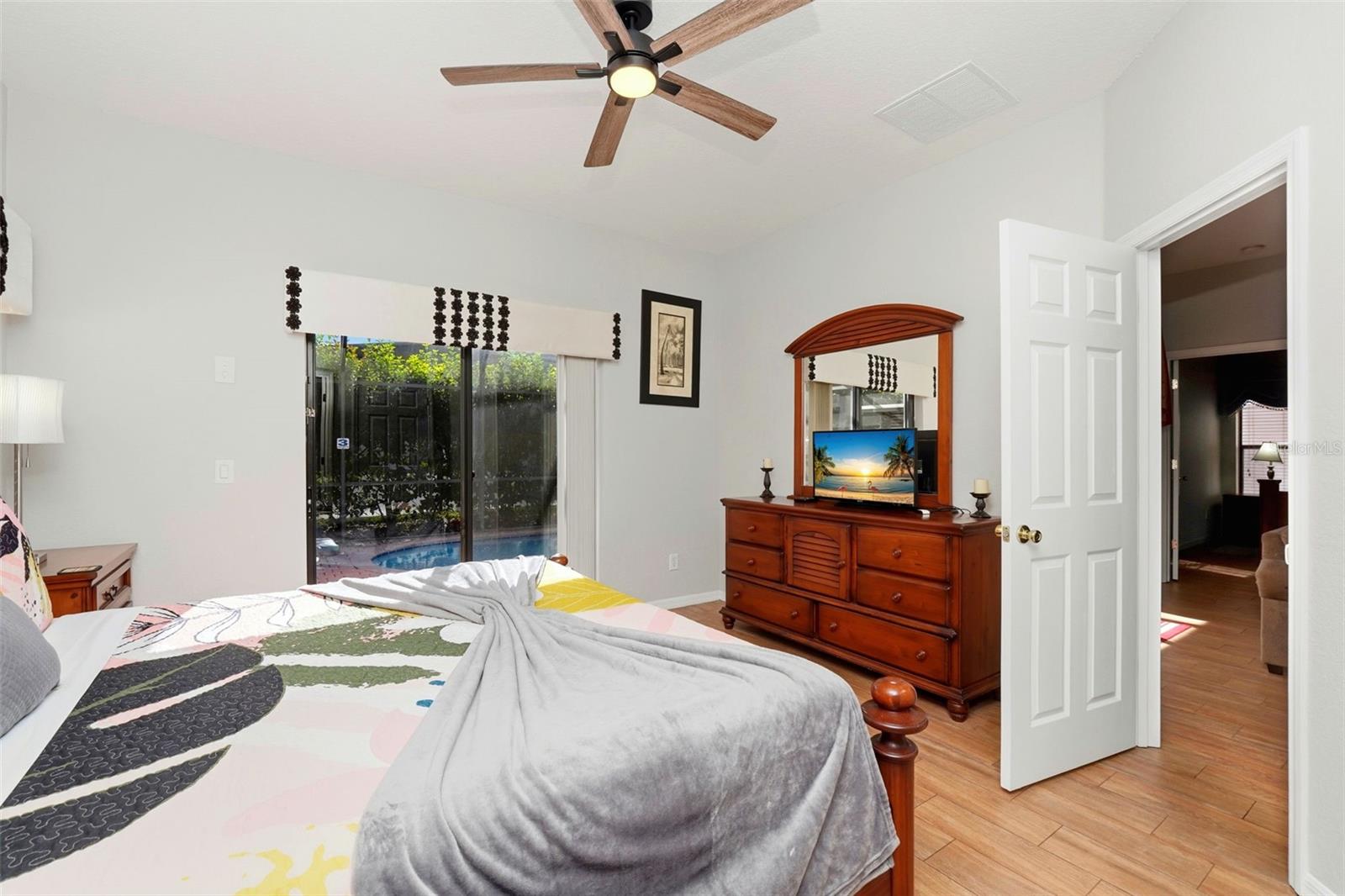 Image 21 of 49 For 16702 Caribbean Breeze Way