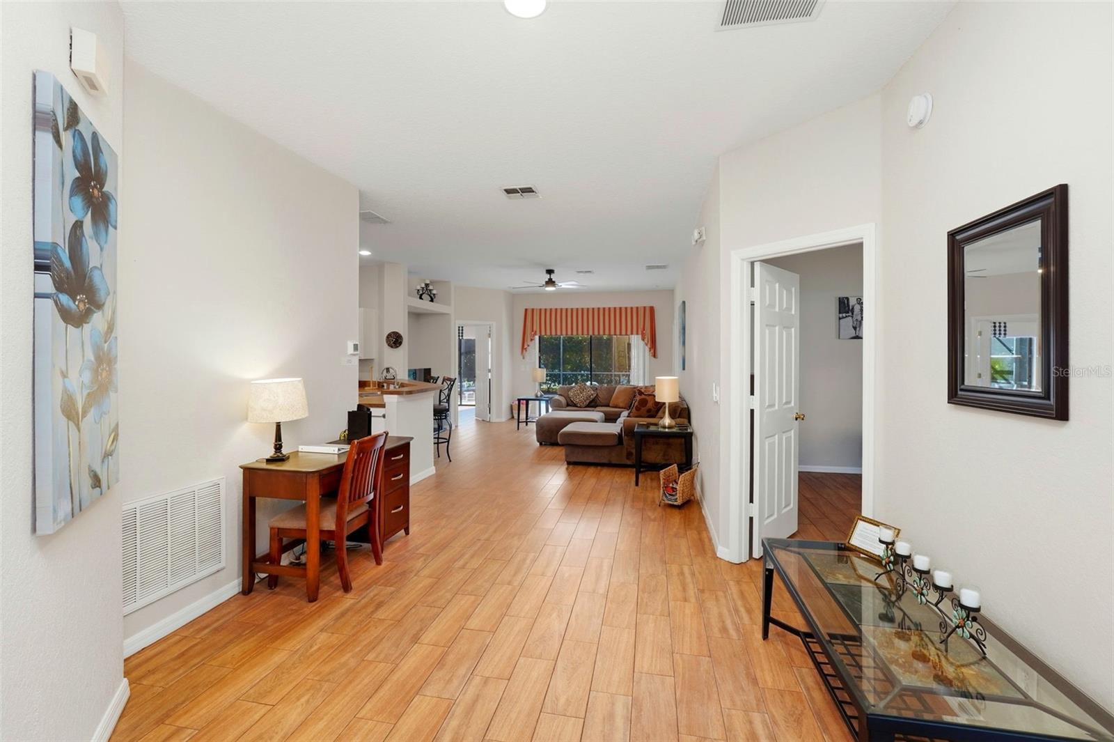 Image 4 of 49 For 16702 Caribbean Breeze Way