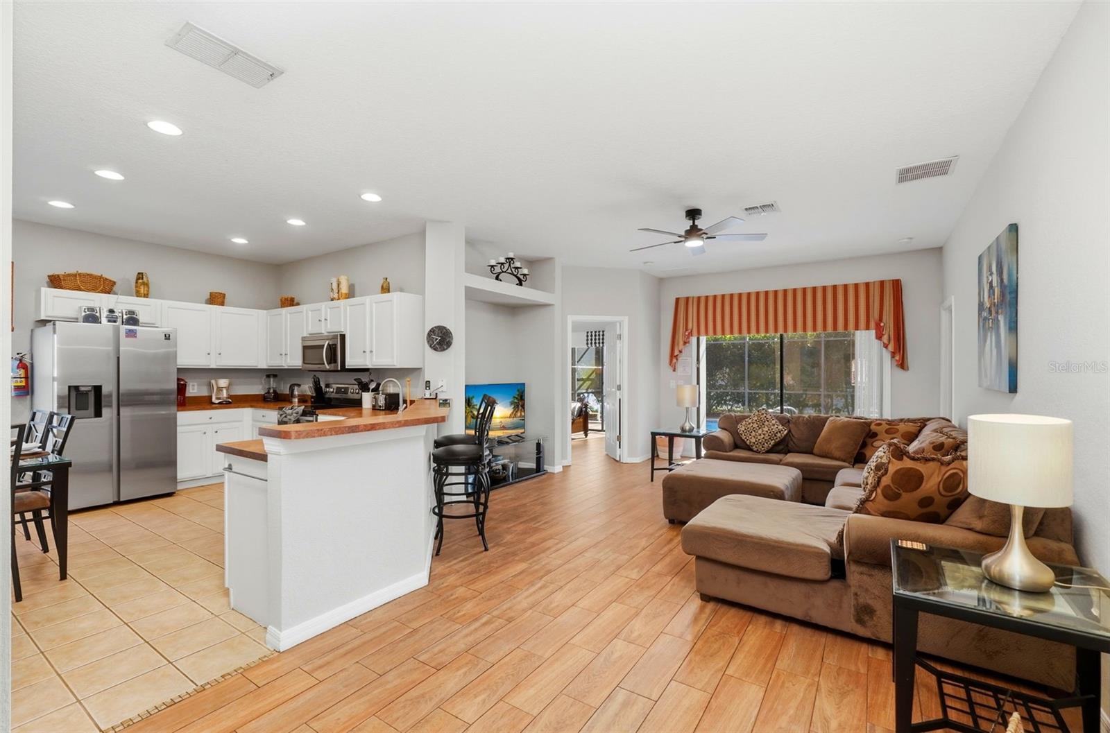 Image 7 of 49 For 16702 Caribbean Breeze Way