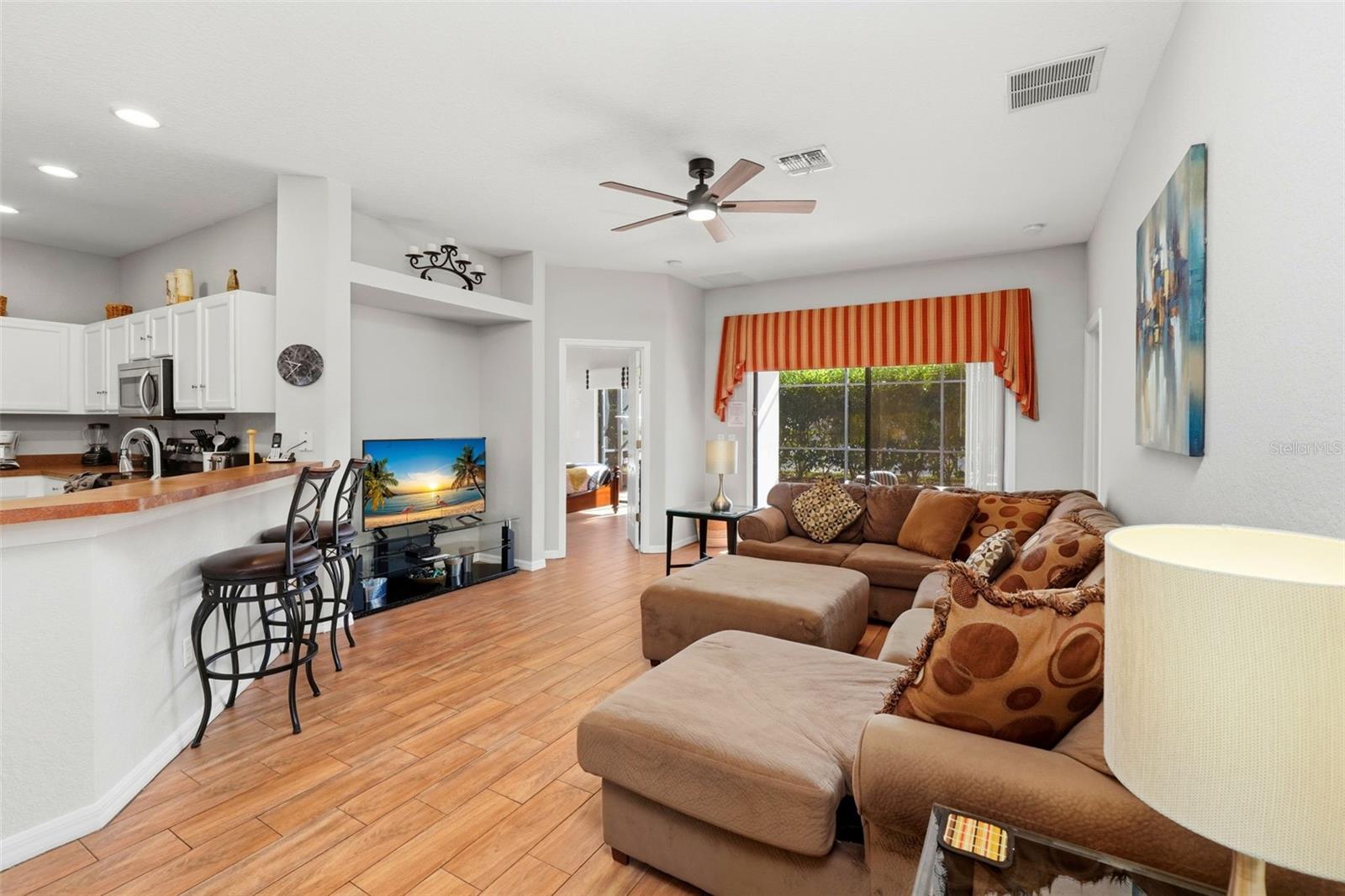 Image 8 of 49 For 16702 Caribbean Breeze Way